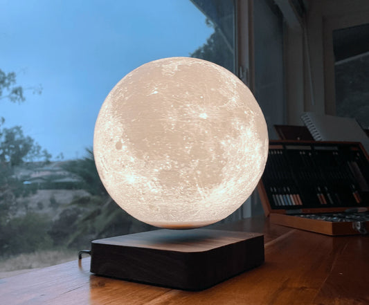🌙 Floating Moon Lamp – The Gift That Defies Gravity